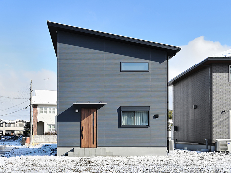 愛猫と一緒にくつろぐ住まい