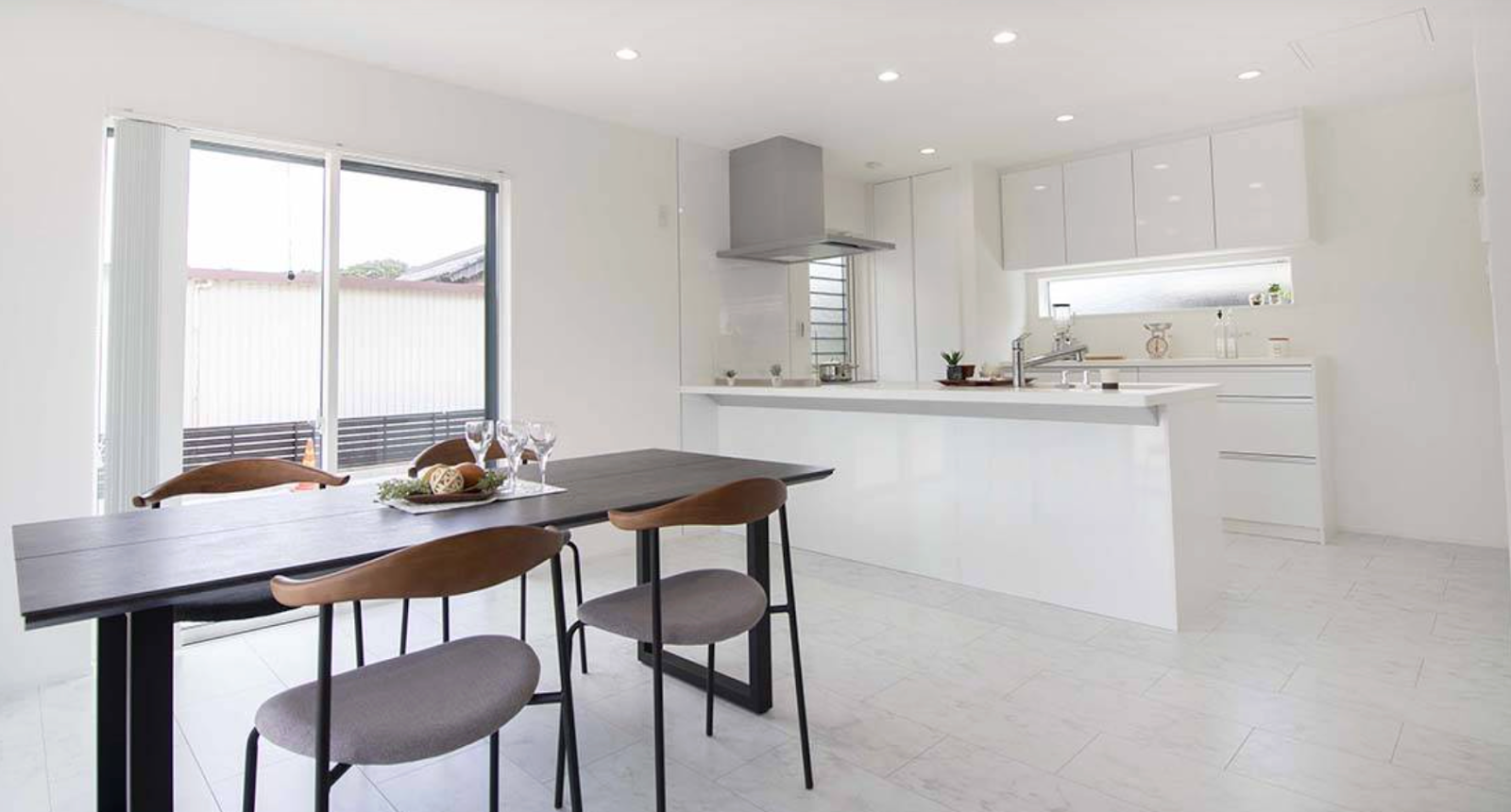 注文住宅のアウトドアリビングで後悔しない！狭い庭でも叶うウッドデッキ設計の完全ガイド